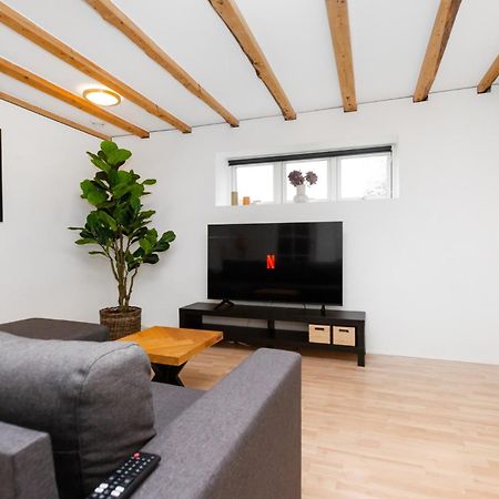 Moderne & Fuldt Udstyret Lejlighed M.Plads Til 4 Hojbjerg Exterior foto