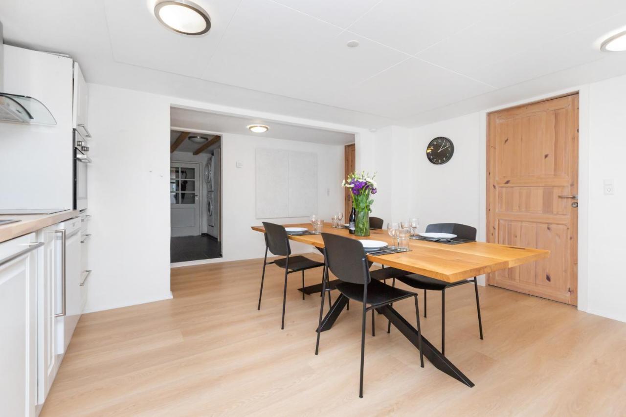 Moderne & Fuldt Udstyret Lejlighed M.Plads Til 4 Hojbjerg Exterior foto